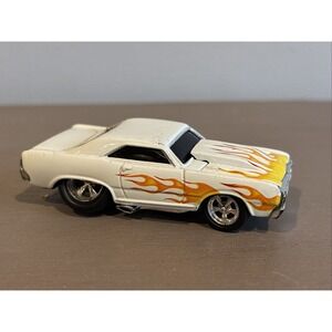 Muscle Machines 1968 Dodge Dart HEMI 1:64 White With Orange‎ Flames